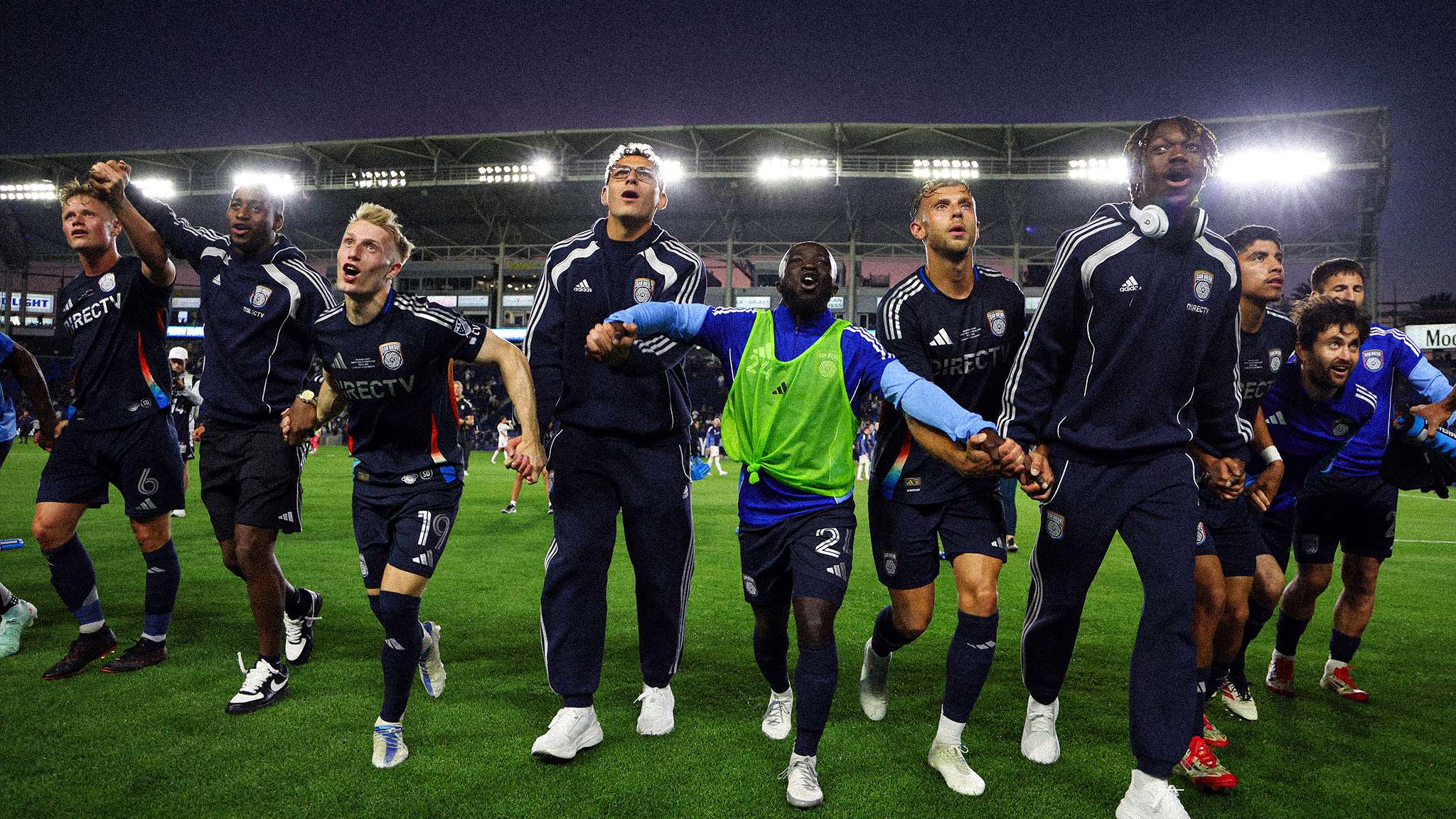 他曾两次带 他曾两次带